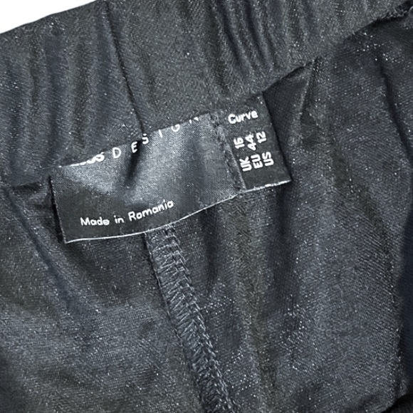 ASOS Design Textured Beach Shorts - Black - Picture 7 of 9